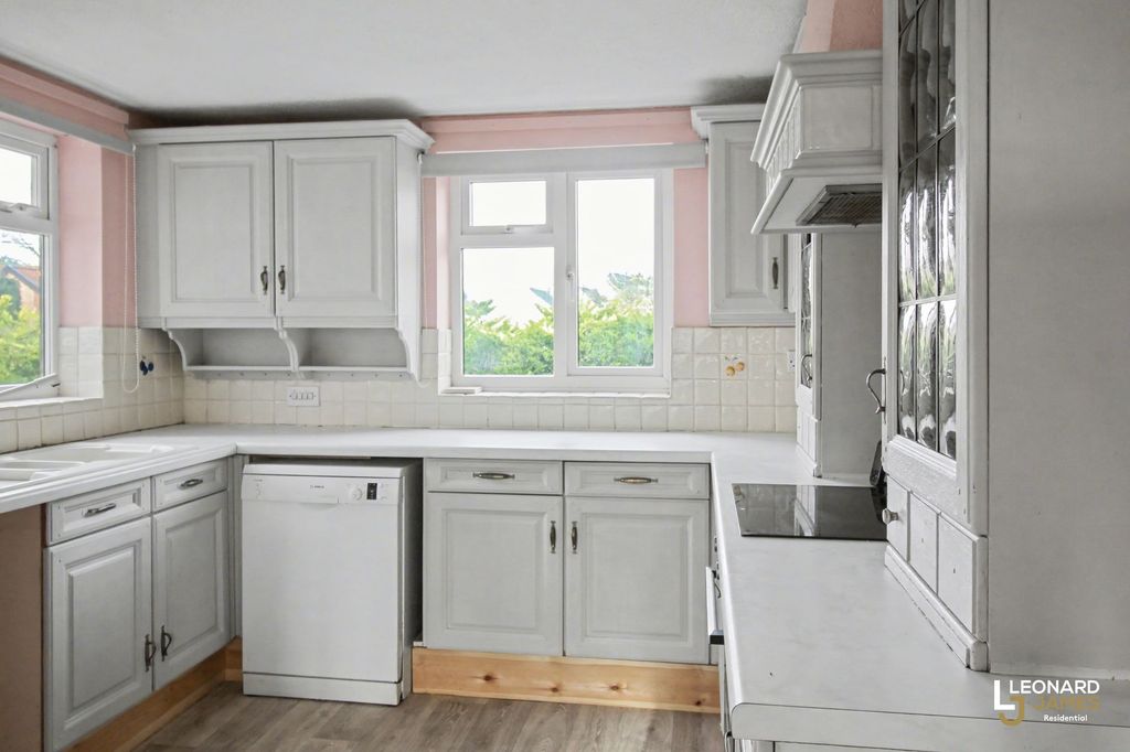 Property photo 2 of 17 Kitchen