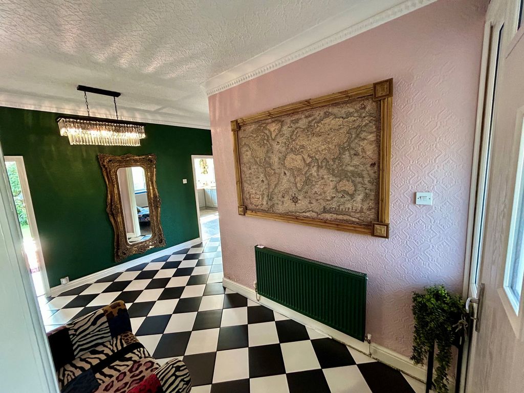 Property photo 3 of 38