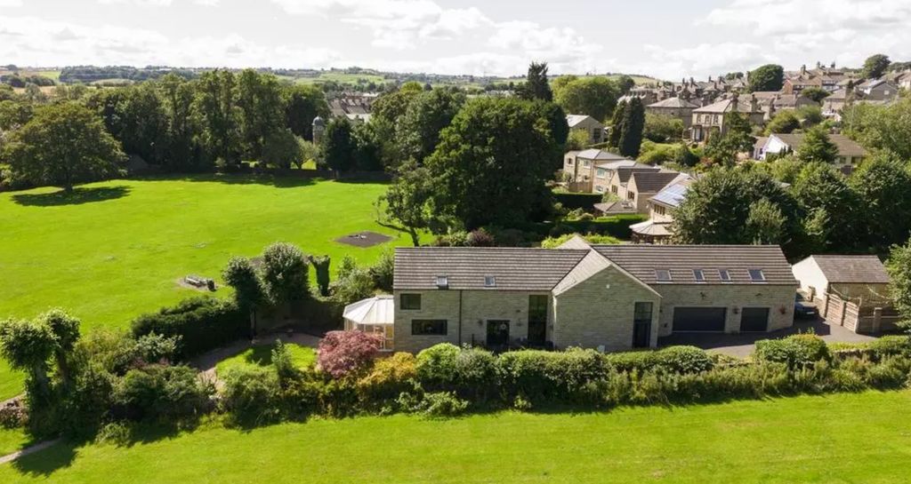 Property photo 1 of 29