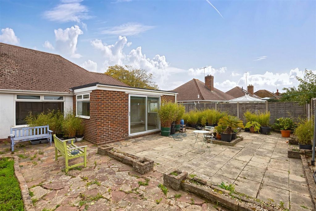 Property photo 2 of 17 Frobisher Way_12.Jpg