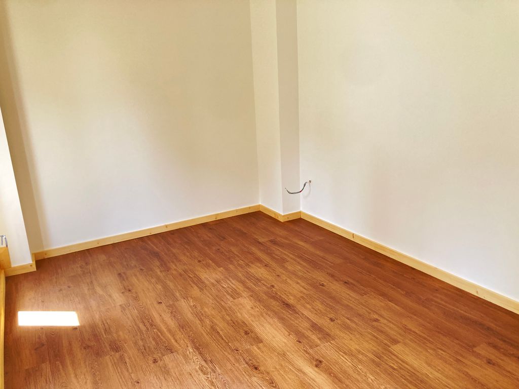 Property photo 3 of 3