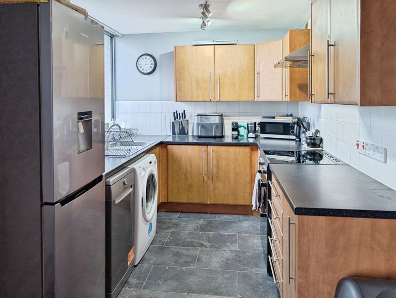 Property photo 3 of 7 Photo 8