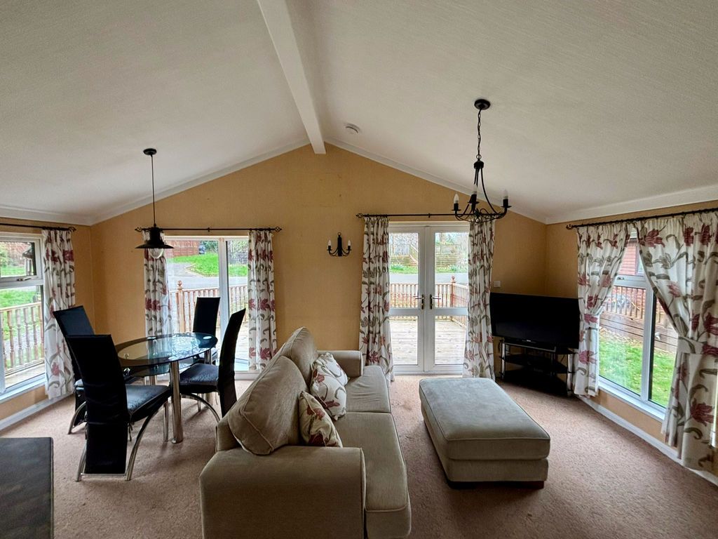 Property photo 2 of 9 Photo 2