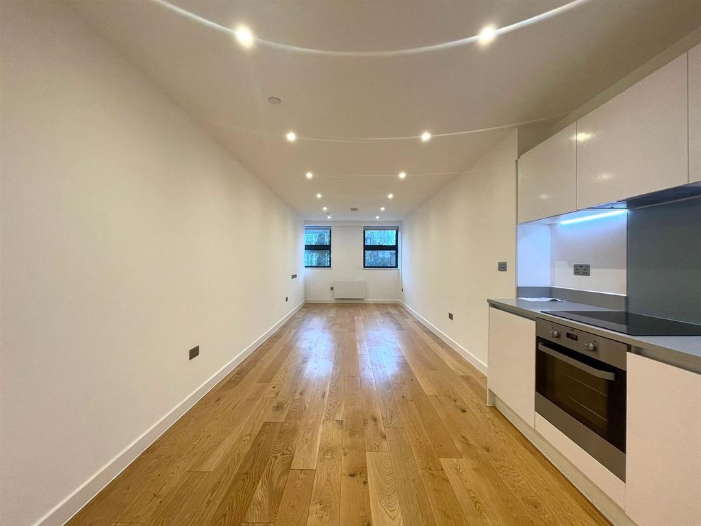 Property photo 3 of 9 Liv.Jpg