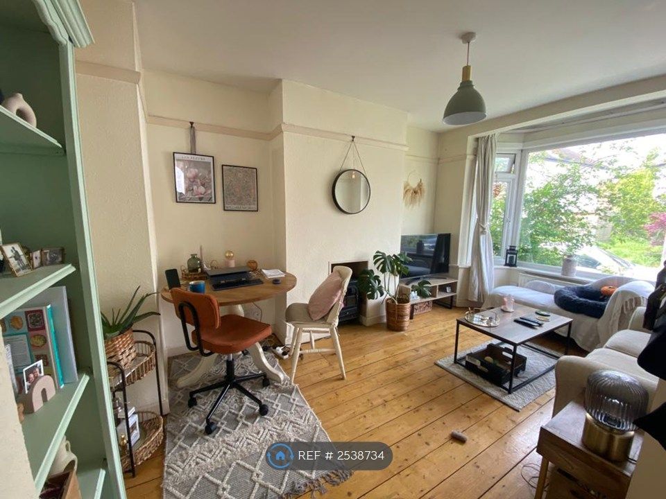 Property photo 2 of 11 Living