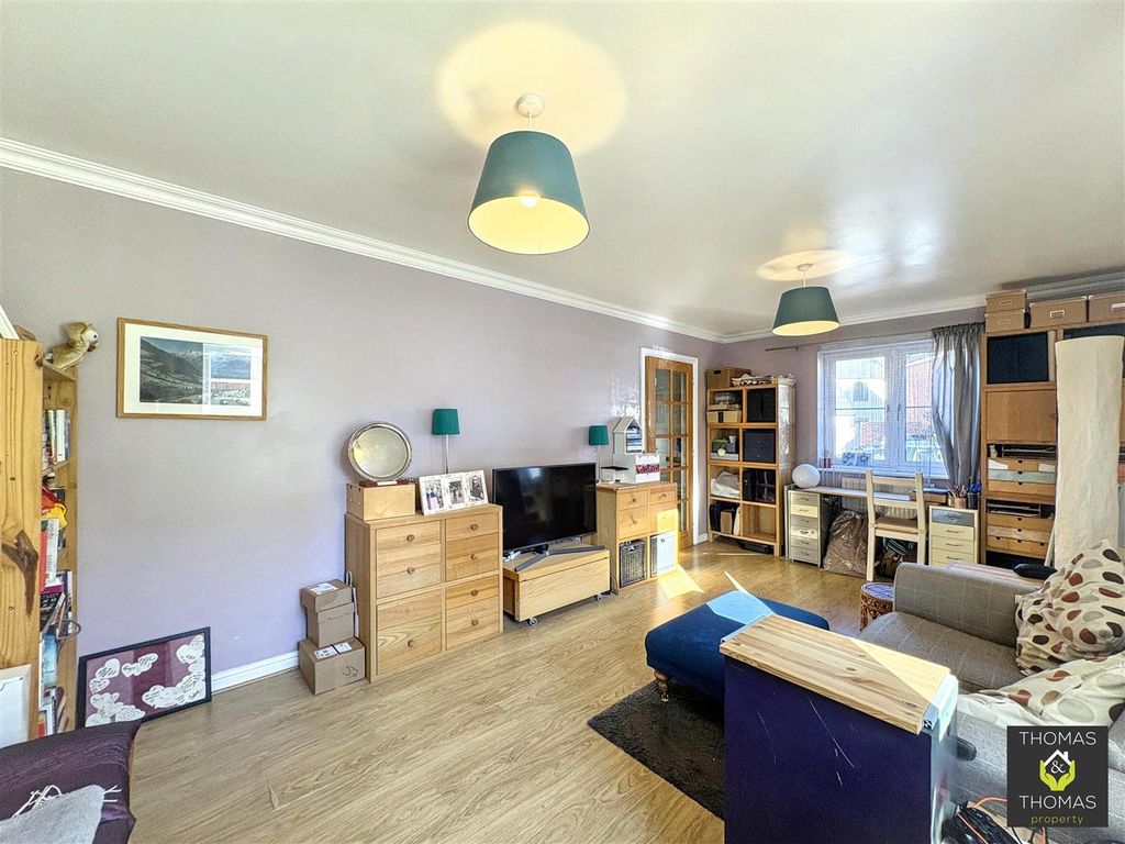Property photo 3 of 17