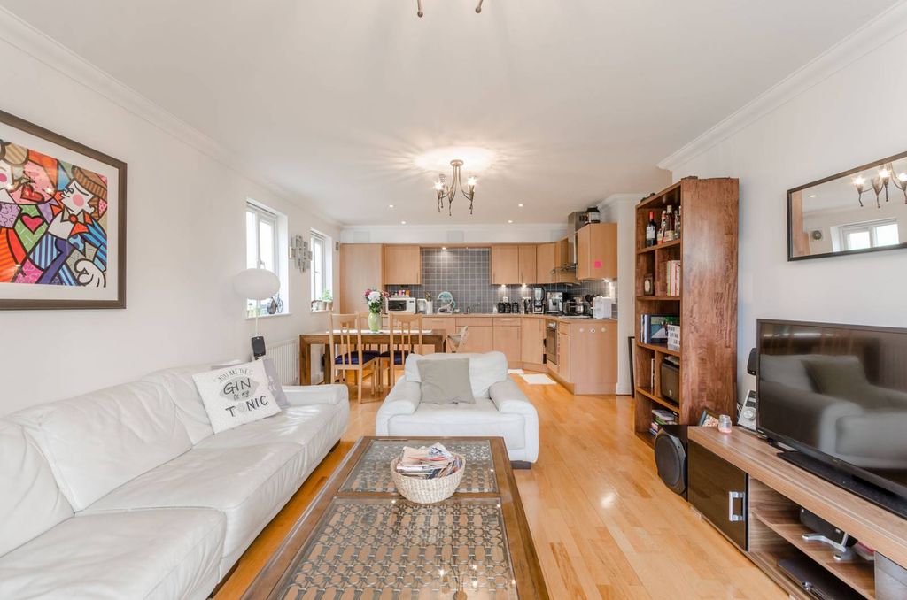 Property photo 2 of 10