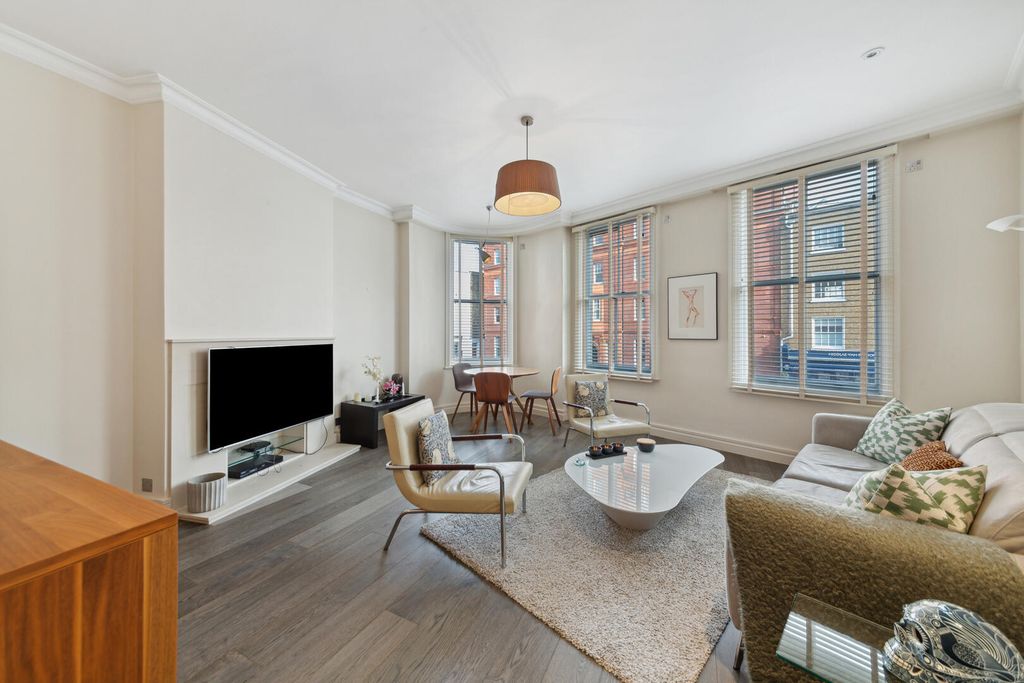 Property photo 2 of 9 Living Room