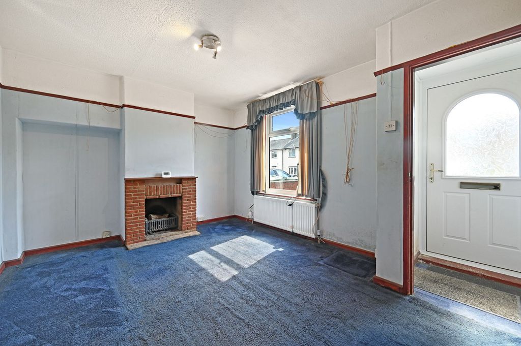 Property photo 2 of 12