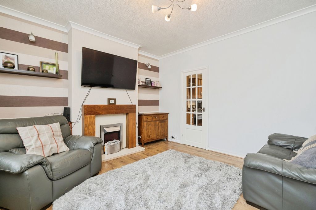 Property photo 2 of 16 Photo