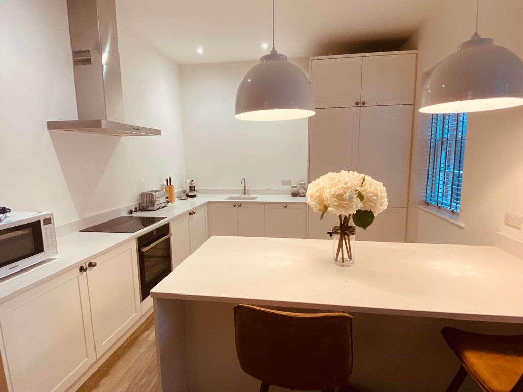 Property photo 2 of 9 Kitchen