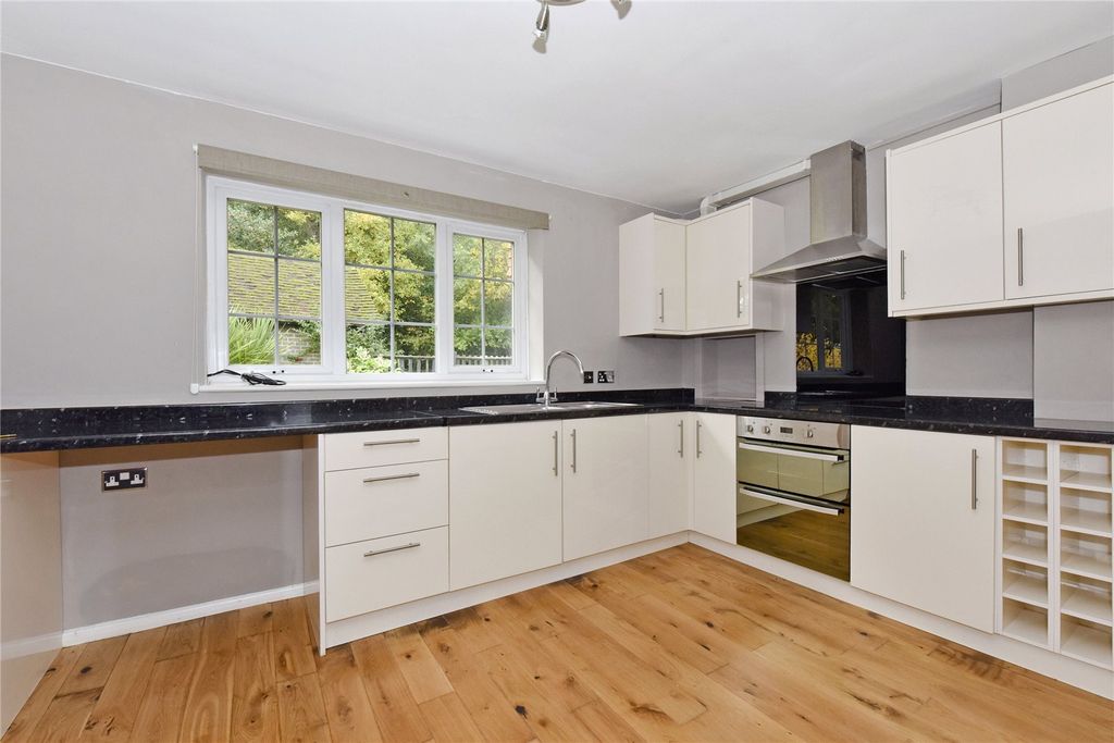 Property photo 3 of 10 Picture 3