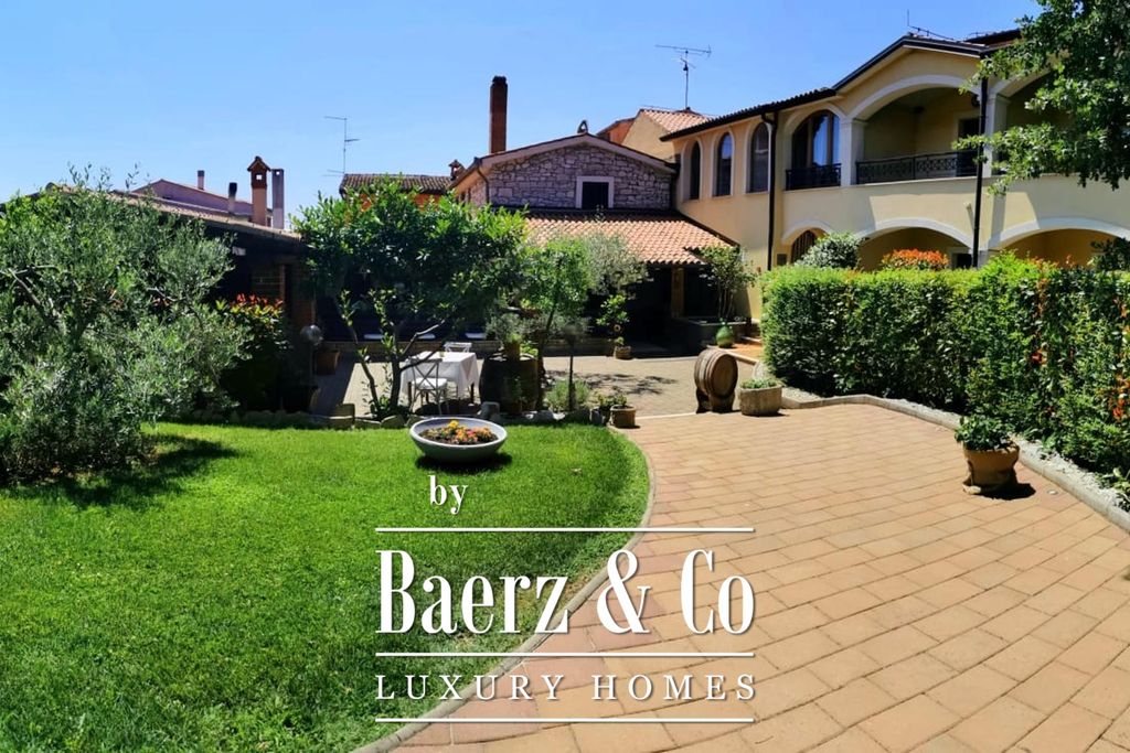 Property photo 2 of 27