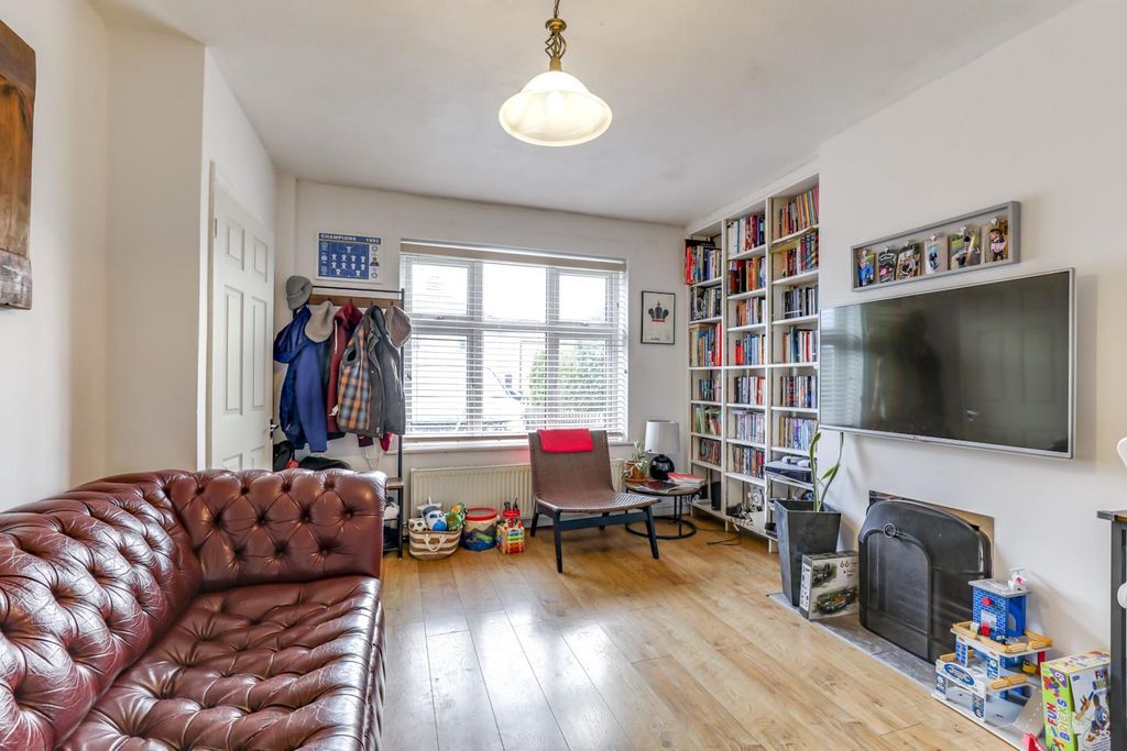 Property photo 2 of 13 Sitting Room