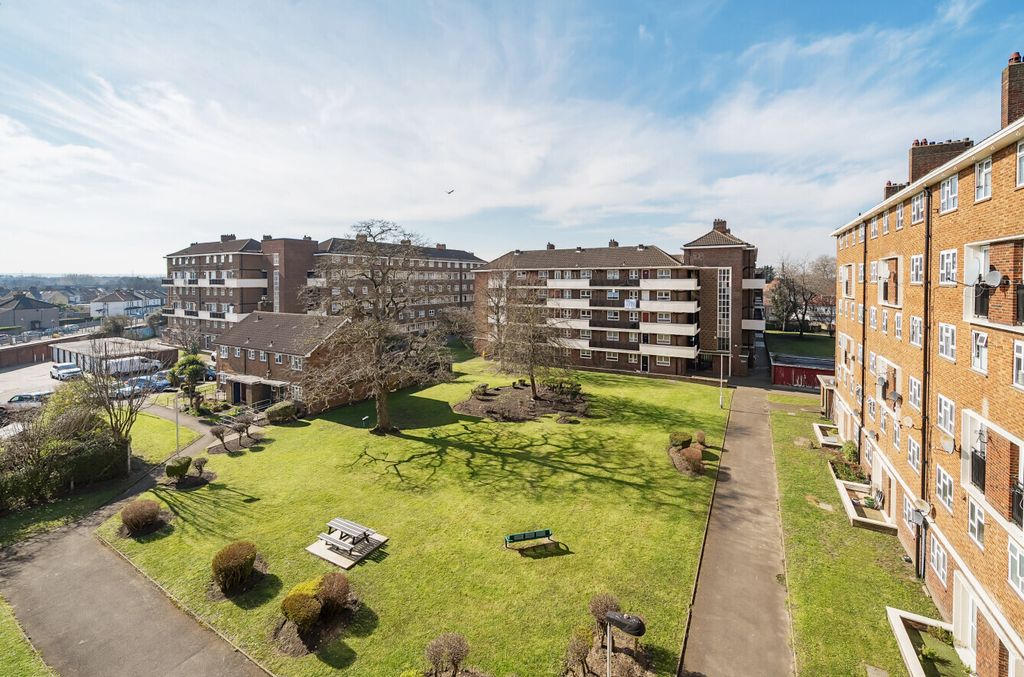 Property photo 1 of 14 Picture No. 10