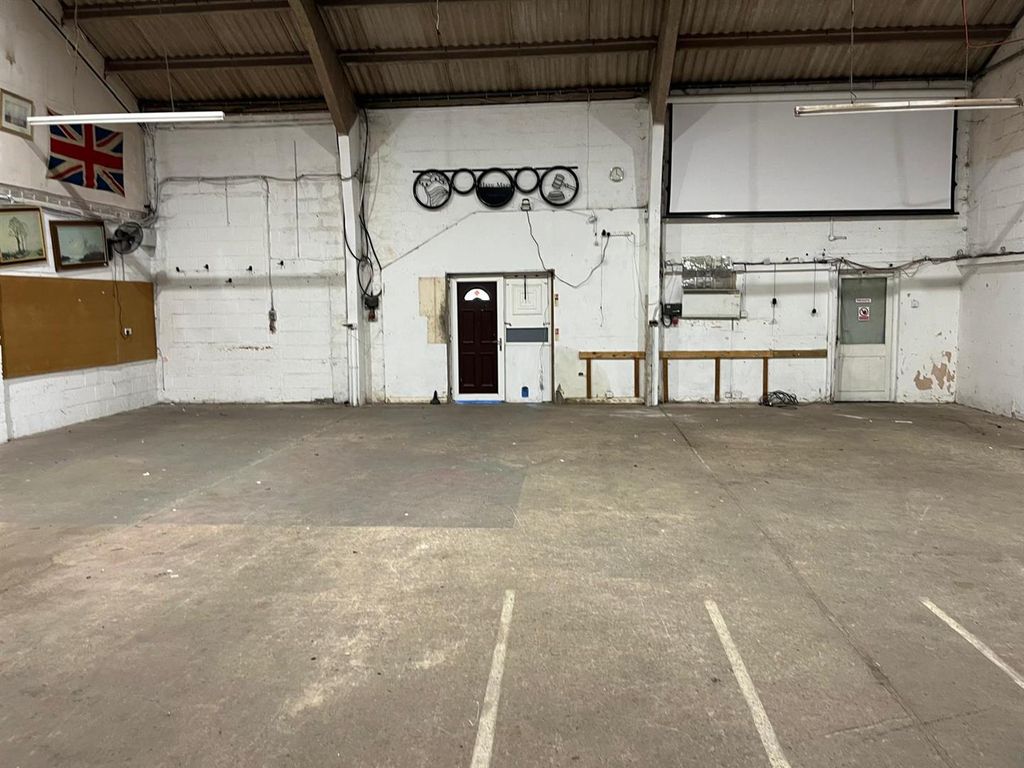 Property photo 3 of 7 Hmco3126.Jpg