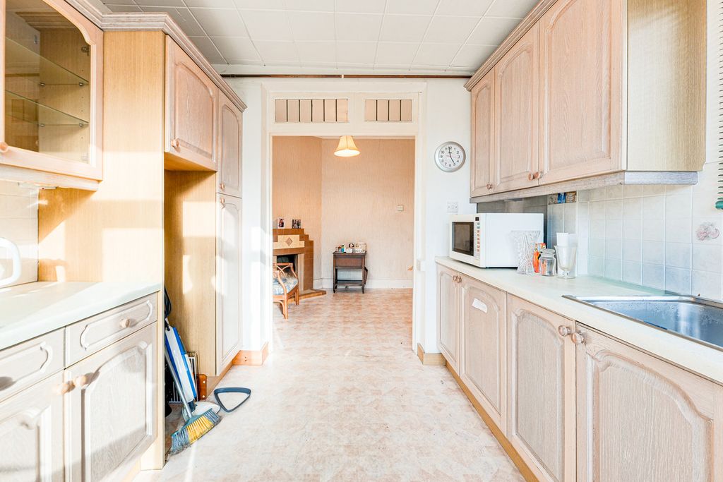 Property photo 3 of 25