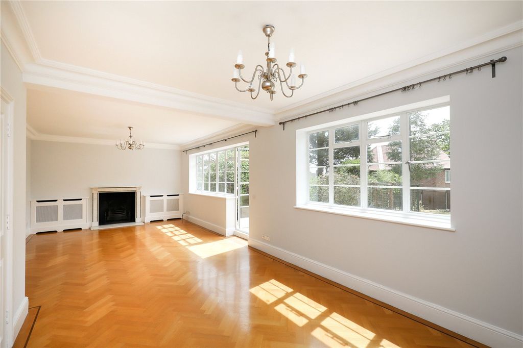 Property photo 2 of 19 Picture No. 12