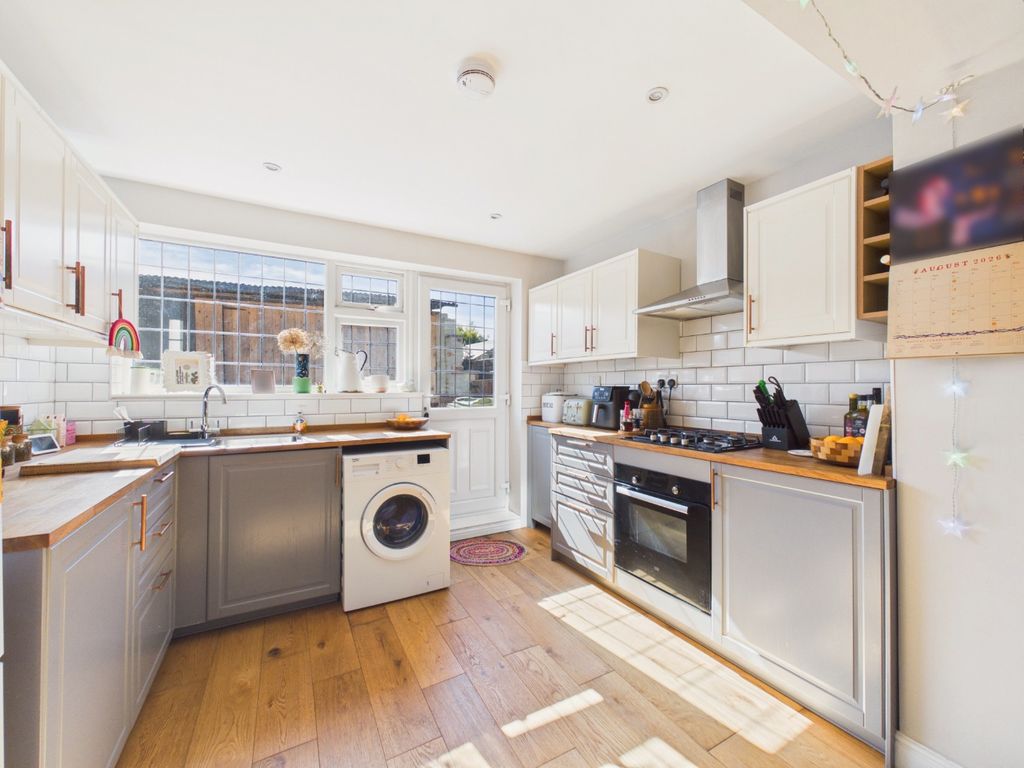 Property photo 2 of 15 5392064
