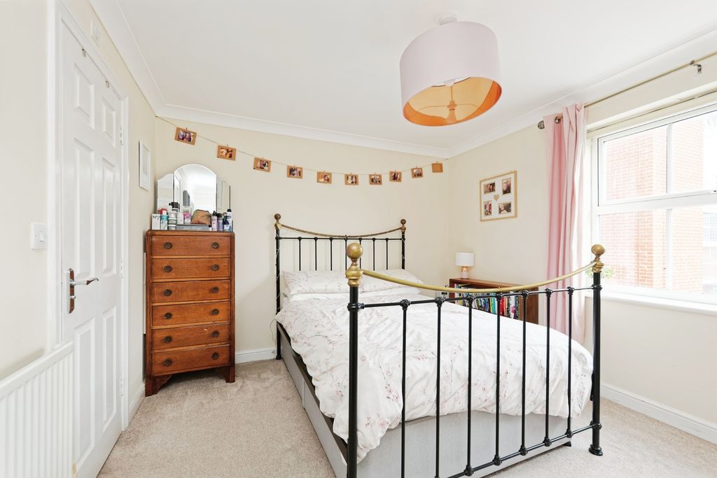 Property photo 3 of 17 Photo