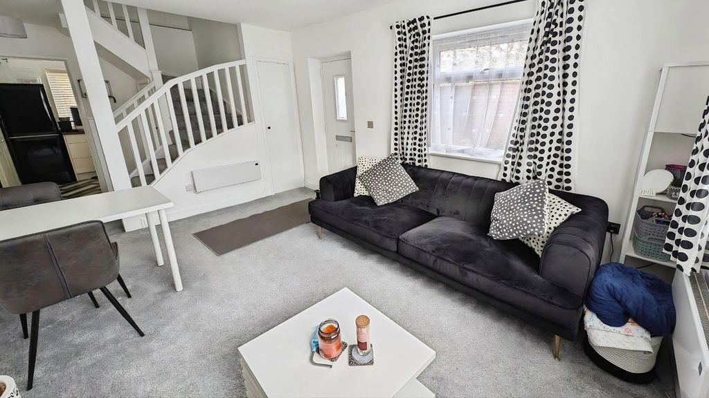 Property photo 3 of 12 Pbox-Img.Jpg