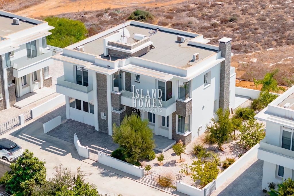 Property photo 1 of 33