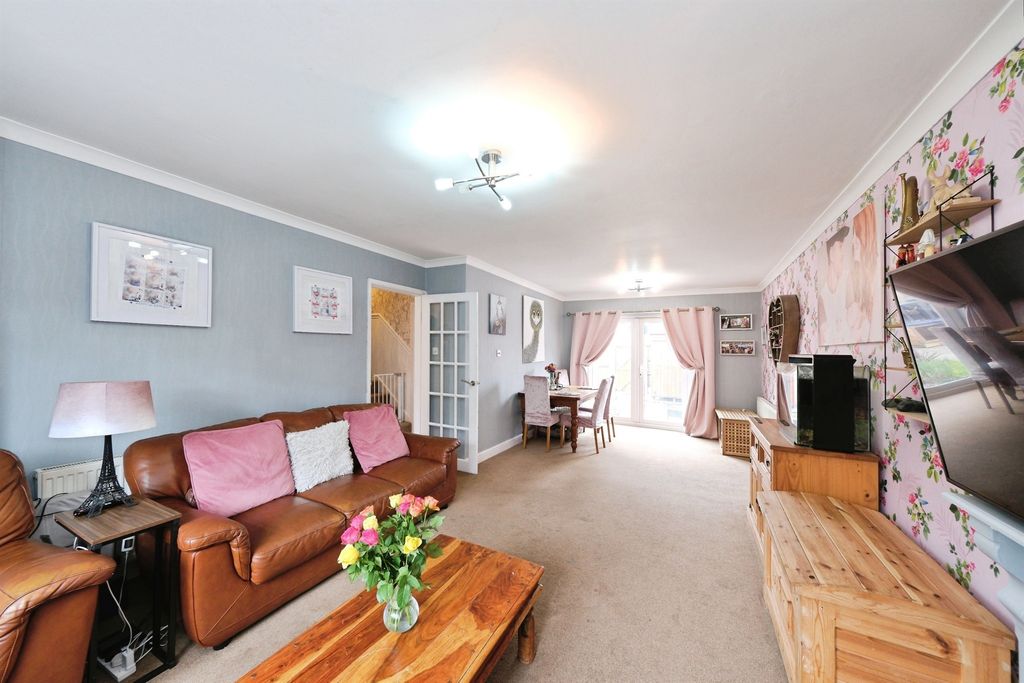 Property photo 3 of 18