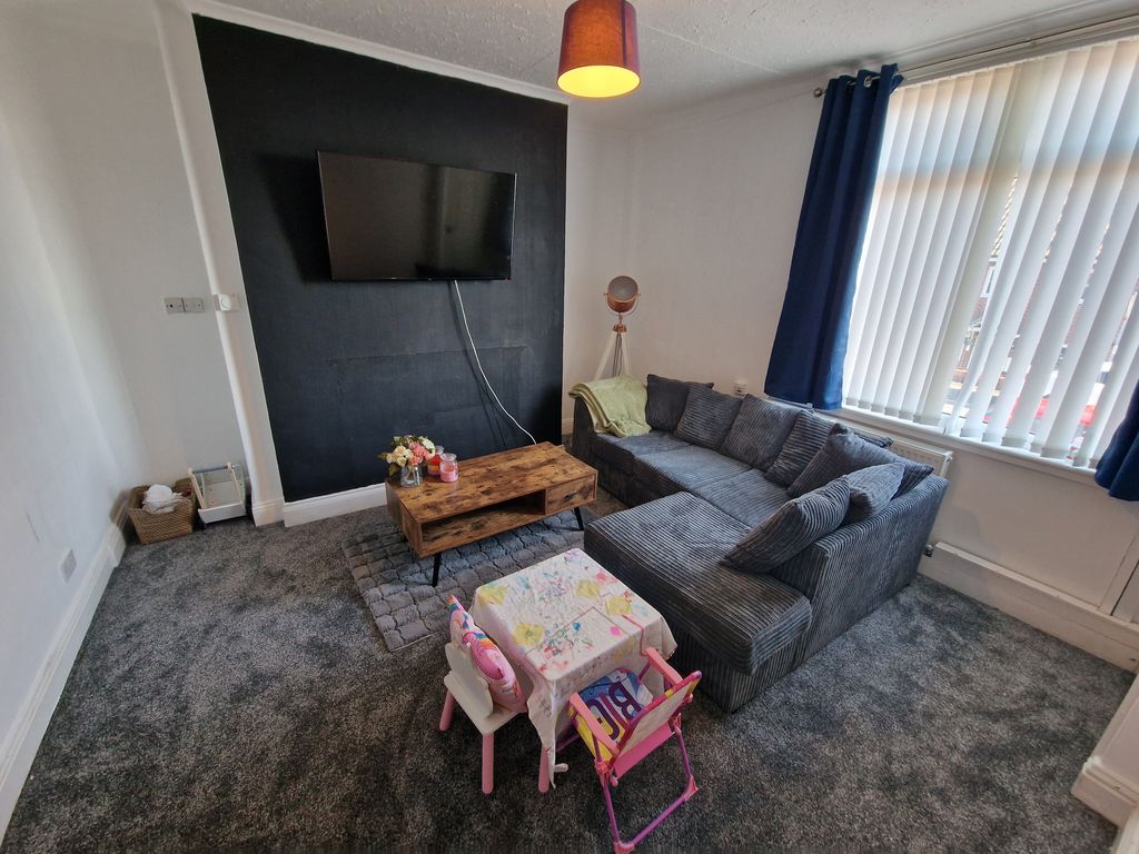 Property photo 2 of 10 Living Room