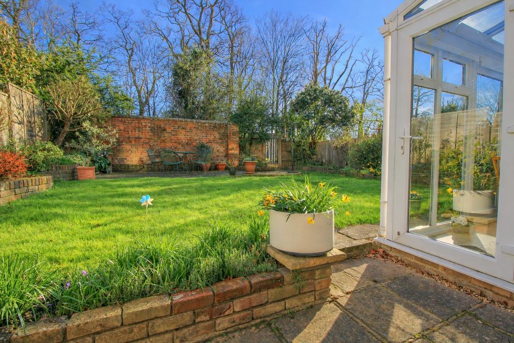 Property photo 3 of 24 Garden.Png