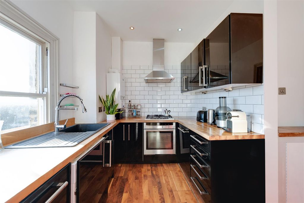 Property photo 3 of 12 53745_Hi_Res_ (10).Jpg