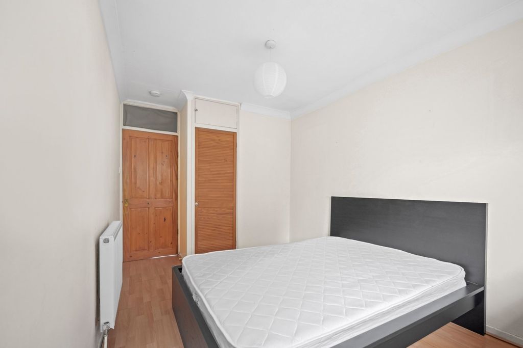 Property photo 3 of 25