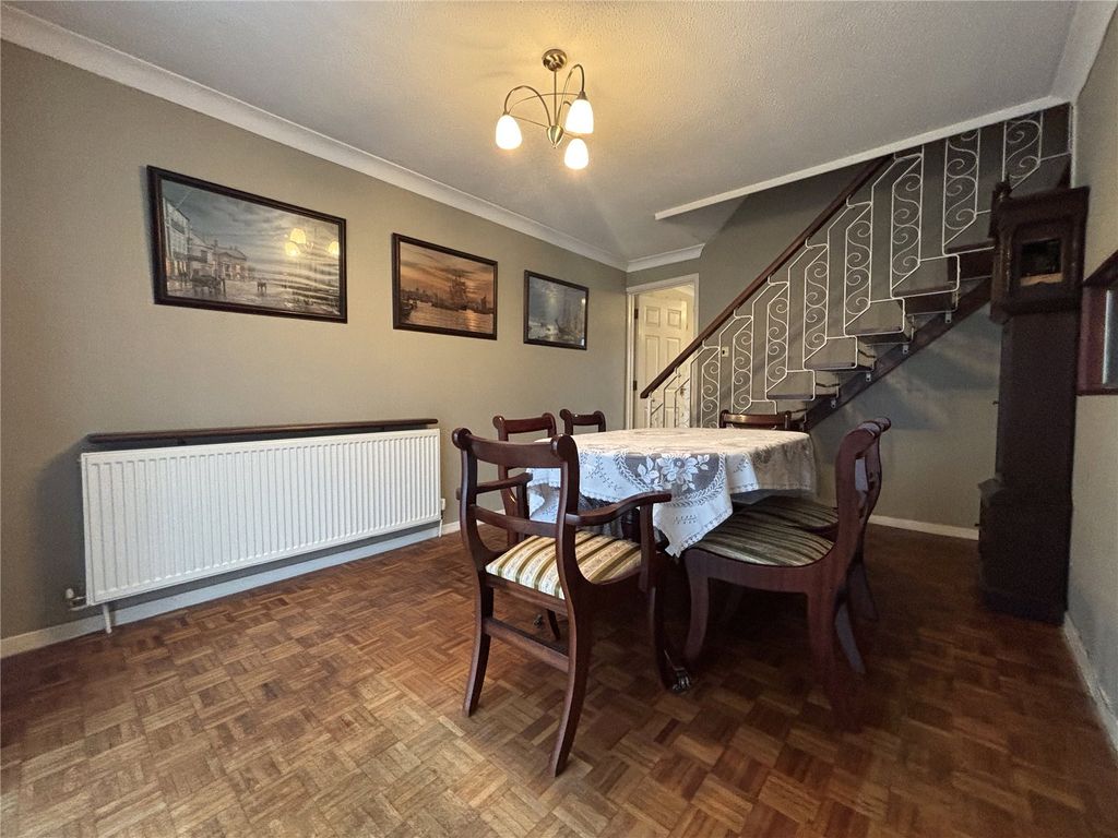 Property photo 2 of 16 Picture No. 18