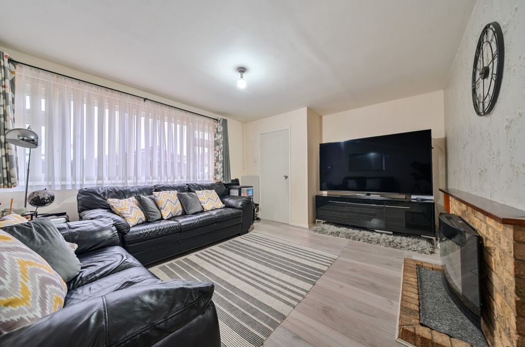 Property photo 2 of 23 1404452-33-6973Ca97174Fb-Arw-1