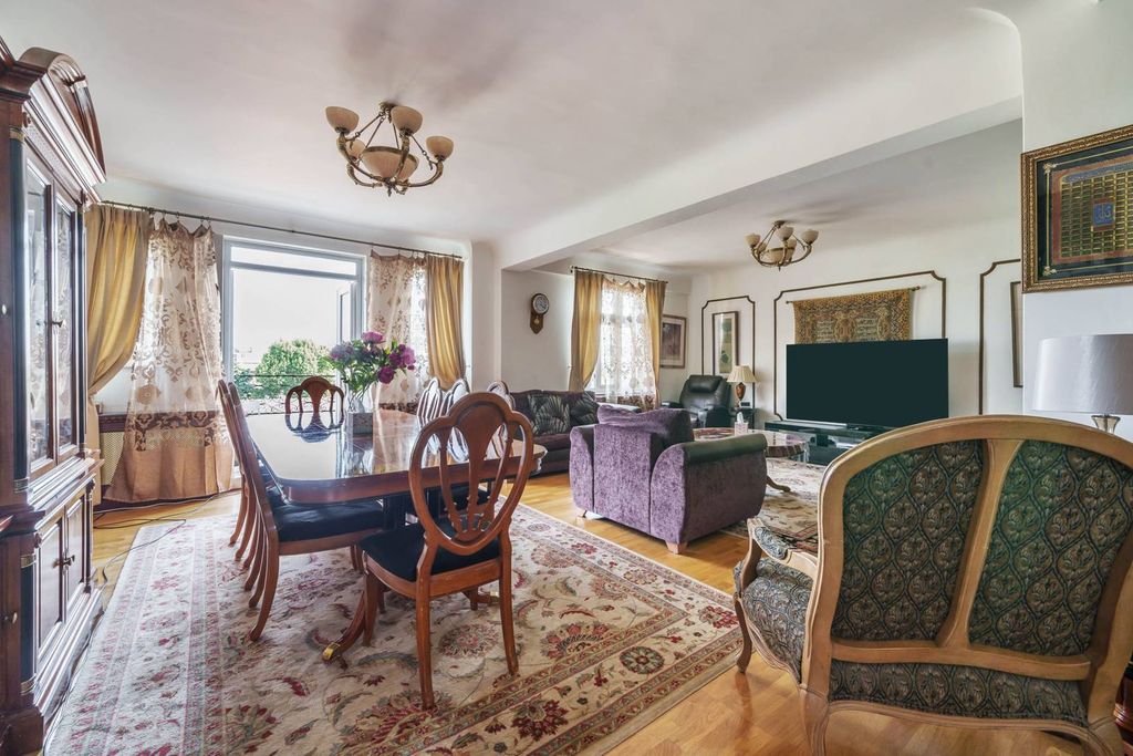Property photo 1 of 21