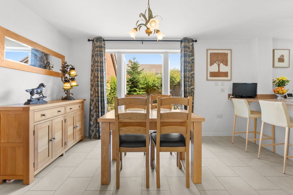 Property photo 3 of 30 Modern Kitchen Diner