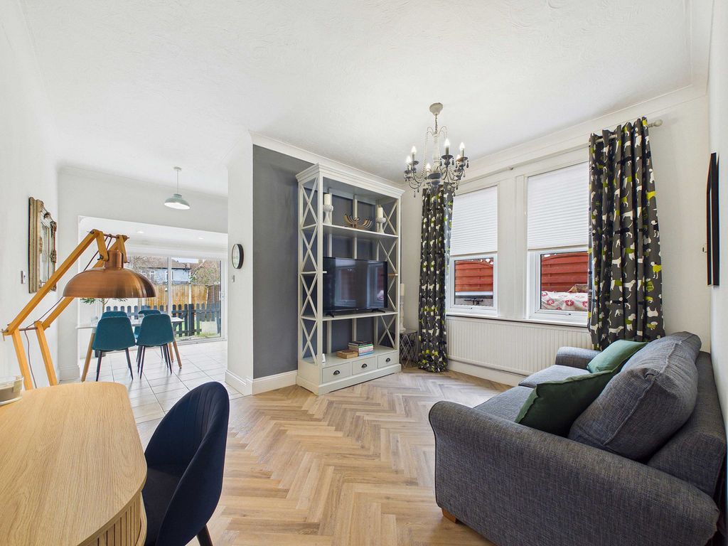 Property photo 2 of 34