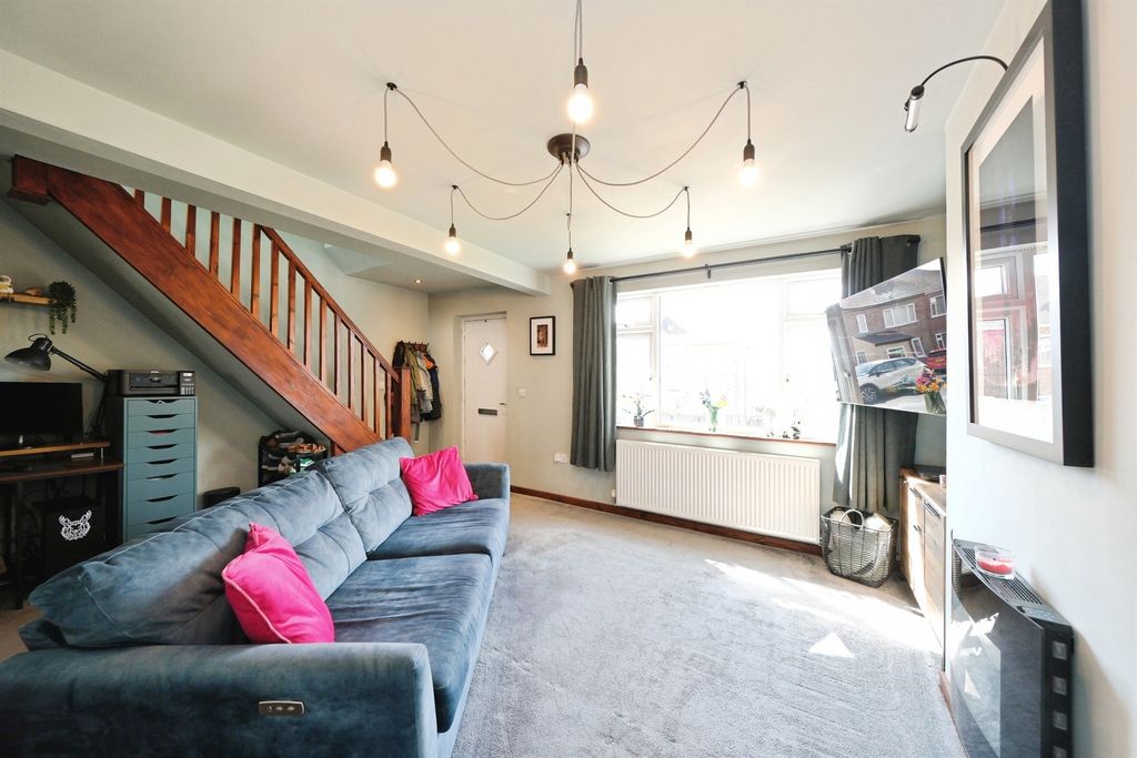 Property photo 2 of 19
