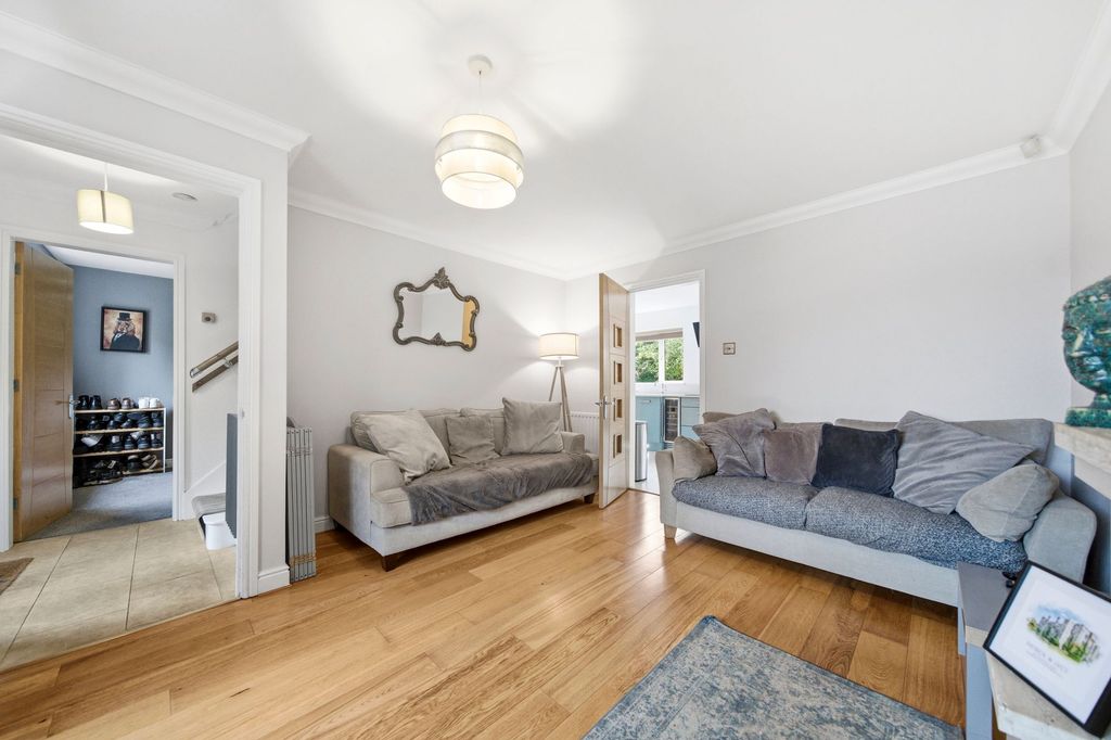 Property photo 3 of 35