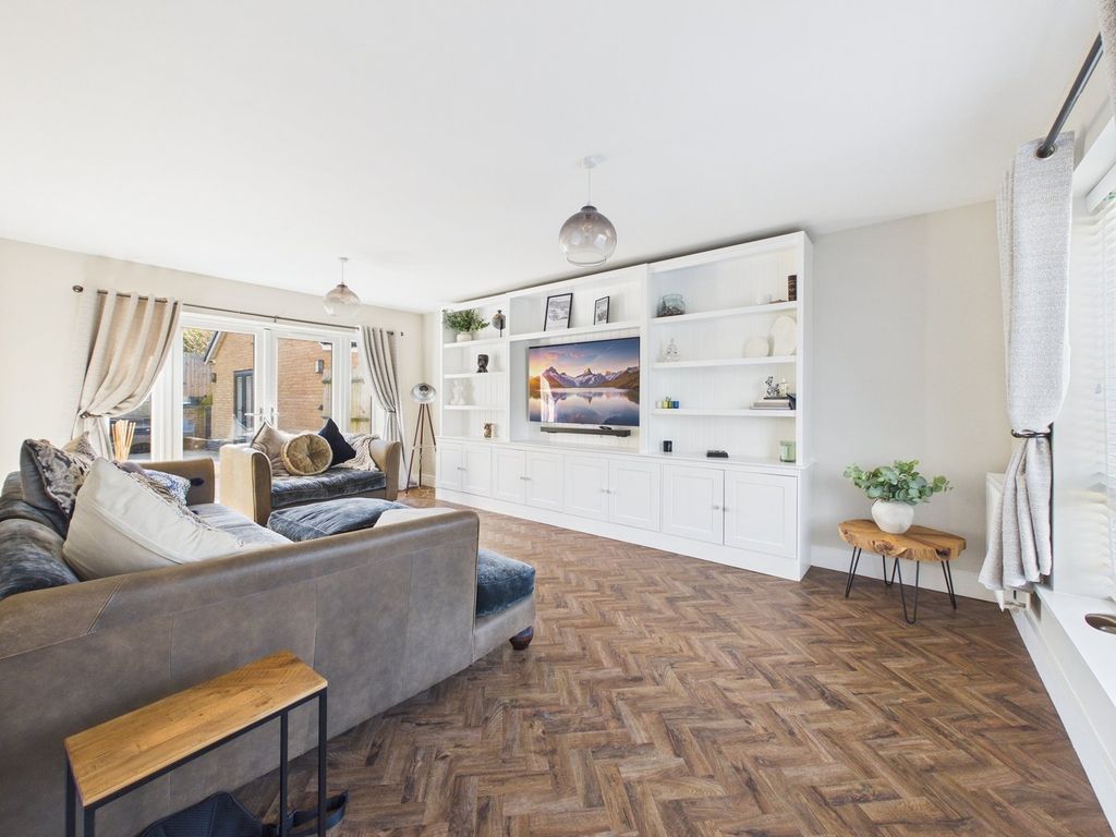 Property photo 3 of 35