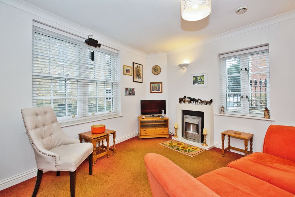 Property photo 2 of 14