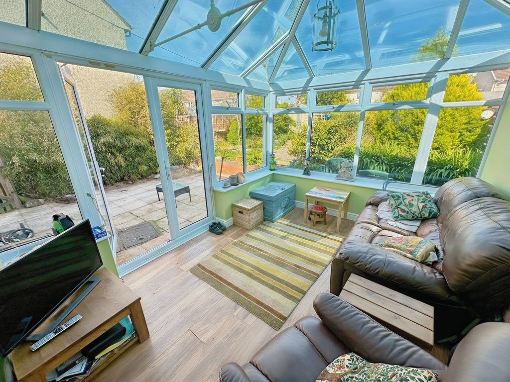 Property photo 2 of 15 Conservatory