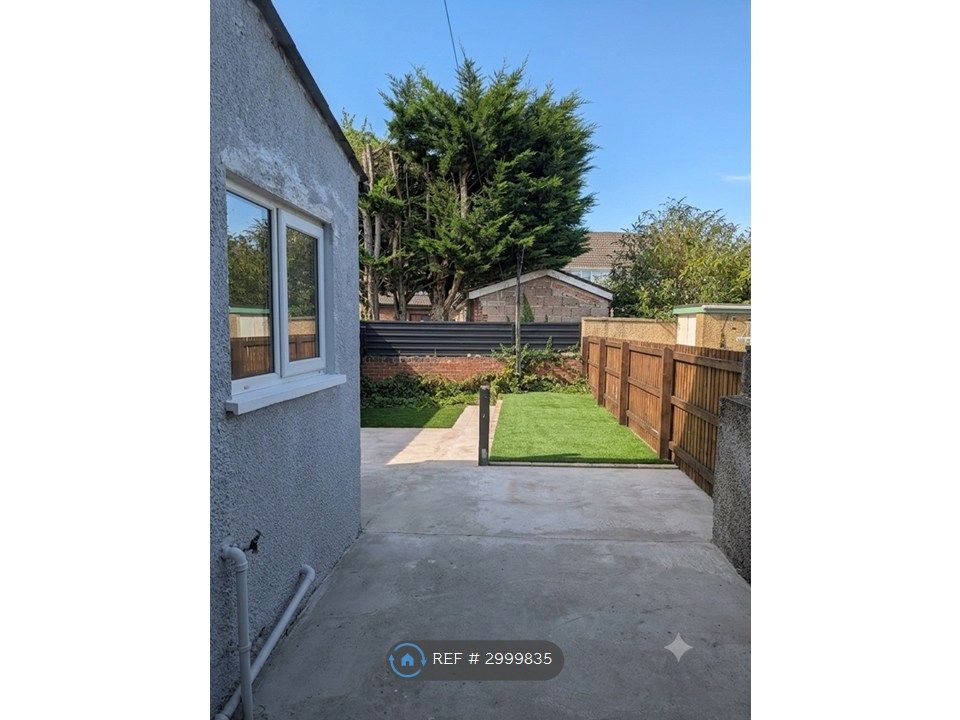 Property photo 2 of 12 Garden
