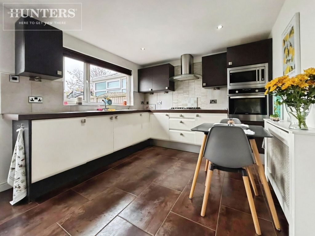 Property photo 3 of 10 Pbox-Img.Jpg