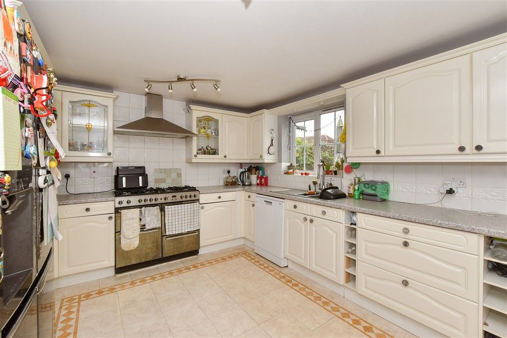 Property photo 2 of 17 Kitchen