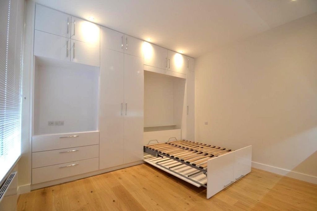 Property photo 1 of 4 Studio 2.Jpg