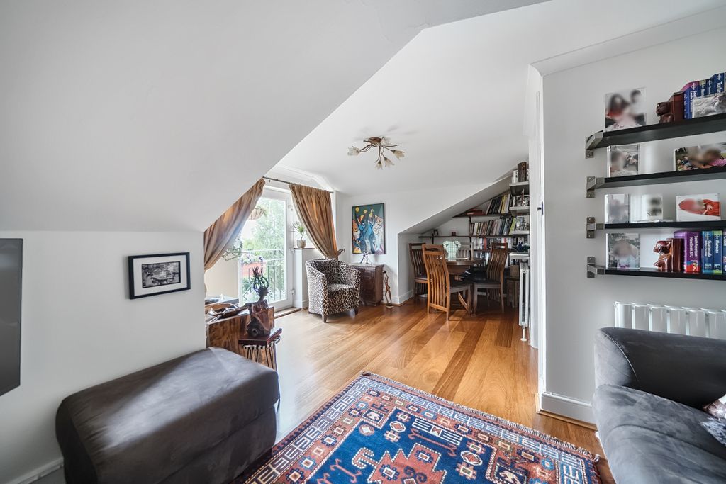 Property photo 1 of 14 1329225-16-688c88...