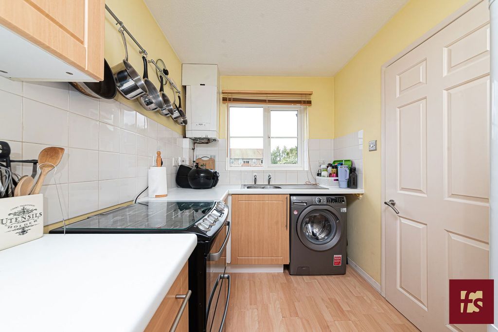 Property photo 3 of 12