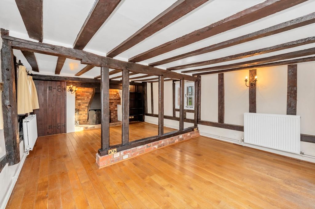 Property photo 2 of 27
