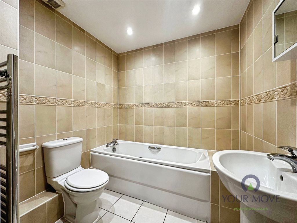 Property photo 3 of 15 Bathroom