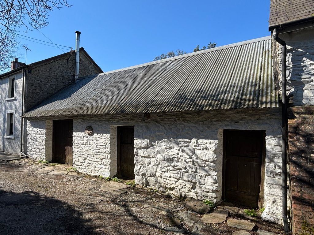 Property photo 2 of 41